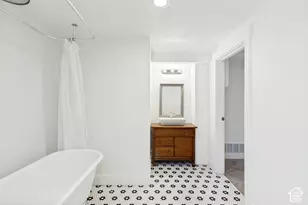 801 E Baker Dr, Midvale, UT 84047 - Photo 21