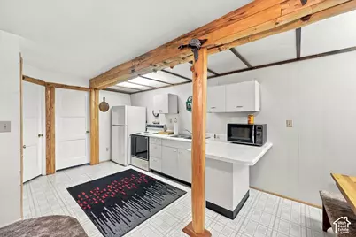 1095 W Acorn Ln, Midway, UT 84049 - Photo 9