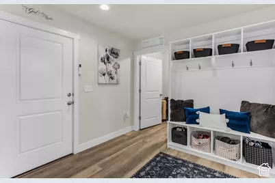 653 S 450 E, Clearfield, UT 84015 - Photo 9