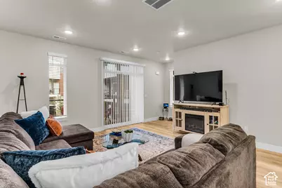 653 S 450 E, Clearfield, UT 84015 - Photo 11