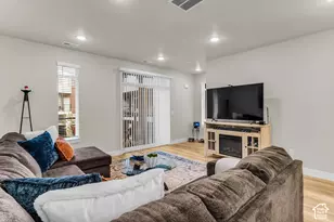 653 S 450 E, Clearfield, UT 84015 - Photo 11