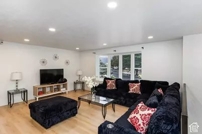 2016 W Hewwood Cir S, Taylorsville, UT 84129 - Photo 9
