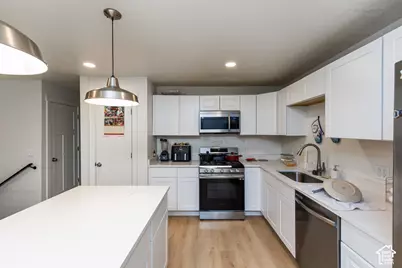 2016 W Hewwood Cir S, Taylorsville, UT 84129 - Photo 7