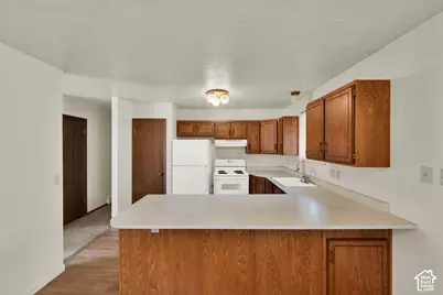 2183 E Newcastle Dr, Sandy, UT 84093 - Photo 7