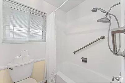1233 E Center St, Springville, UT 84663 - Photo 17