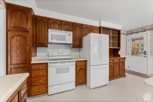 1233 E Center St, Springville, UT 84663 - Photo 9