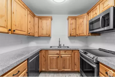1563 Westbury Way #H, Lehi, UT 84043 - Photo 11