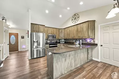 445 S Sunset Dr, Kaysville, UT 84037 - Photo 5