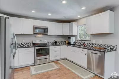 1671 E 2550 N, Layton, UT 84040 - Photo 11