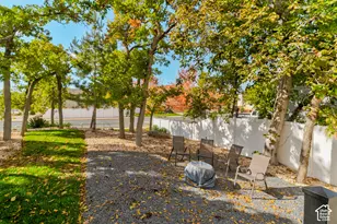 1671 E 2550 N, Layton, UT 84040 - Photo 7