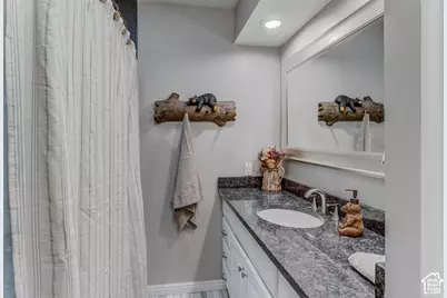1671 E 2550 N, Layton, UT 84040 - Photo 21