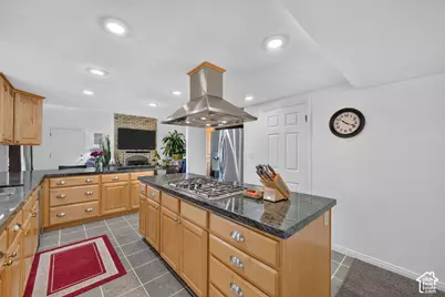 9776 S Granite Hills Dr, Sandy, UT 84092 - Photo 13