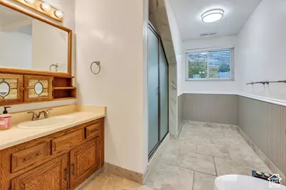 1009 N 250 E, Centerville, UT 84014 - Photo 19