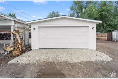 2202 S Lake St, South Salt Lake, UT 84106 - Photo 29