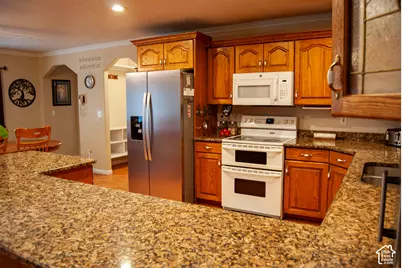 1028 E Gordon Ave N, Layton, UT 84040 - Photo 5