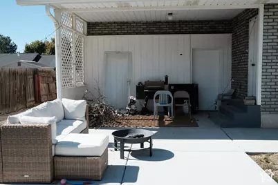 833 S Wolf Hollow Dr, Spanish Fork, UT 84660 - Photo 9
