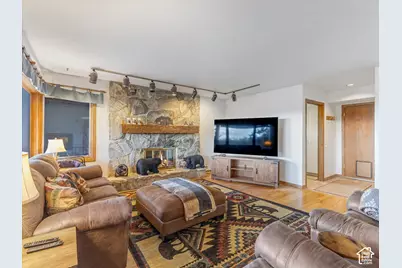 9712 S Quail Ridge Rd, Sandy, UT 84092 - Photo 13