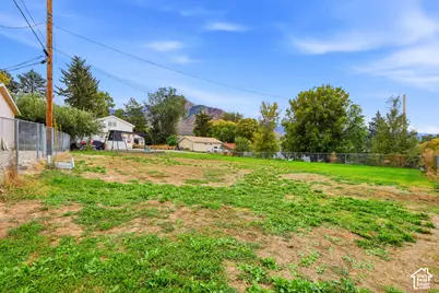 2246 E Lauri Kay Dr S, Holladay, UT 84124 - Photo 3