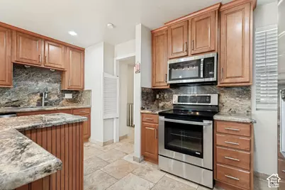 1974 E Terrace Dr, Sandy, UT 84093 - Photo 9
