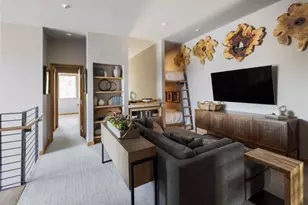 15004 Peak View Pl, Truckee, CA 96161 - Photo 9