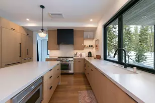 211 Palisades Cir, Olympic Valley, CA 96146 - Photo 5