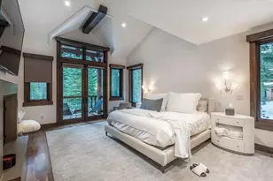 8208 Valhalla Dr, Truckee, CA 96161 - Photo 11