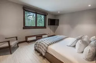 8208 Valhalla Dr, Truckee, CA 96161 - Photo 17