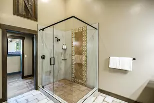 19505 Glades Ct, Truckee, CA 96161 - Photo 11