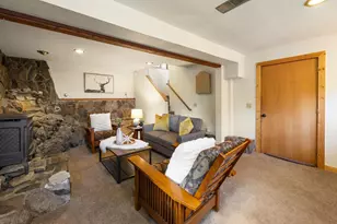 10928 Barnes Dr, Truckee, CA 96161 - Photo 17