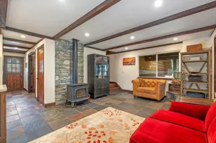 10174 Aspen Ct, Soda Springs, CA 95728 - Photo 7