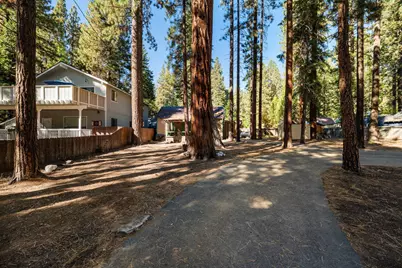 8529 Golden Avenue, Kings Beach, CA 89523 - Photo 9