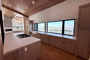 13094 Skislope Way, Truckee, CA 96161 - Photo 5