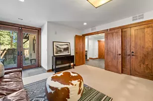 7401 Larkspur Ln, Truckee, CA 96161 - Photo 19