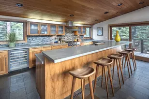 8750 Breakers Ct, Truckee, CA 96161 - Photo 7