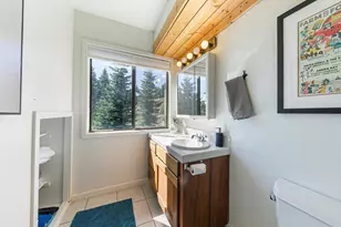 11566 Rhineland Ave, Truckee, CA 96161 - Photo 7