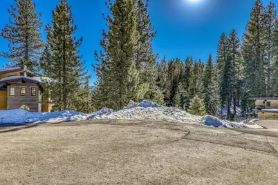 10801 Labelle Court, Truckee, CA 96161 - Photo 11