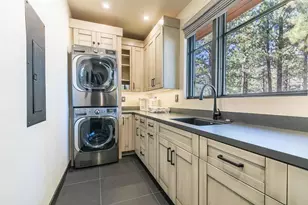 7770 Lahontan Dr, Truckee, CA 96161 - Photo 27