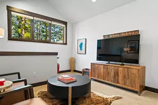 9098 Heartwood Dr, Truckee, CA 96161 - Photo 17