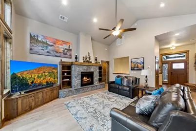 10935 Skislope Way, Truckee, CA 96161 - Photo 5