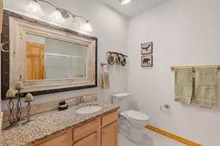 12465 Bear Meadows Ct, Truckee, CA 96161 - Photo 21