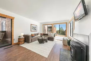 11569 Snowpeak Way, Truckee, CA 96161 - Photo 9