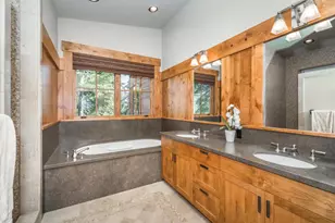 11221 Skislope Way, Truckee, CA 96161 - Photo 17