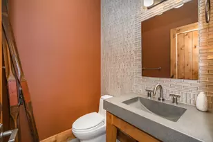 11221 Skislope Way, Truckee, CA 96161 - Photo 13