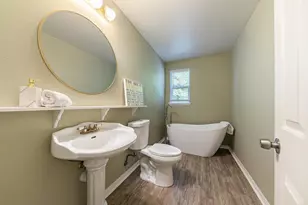 10880 Laurelwood Dr, Truckee, CA 96161 - Photo 13