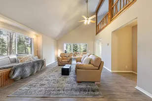 10880 Laurelwood Dr, Truckee, CA 96161 - Photo 7