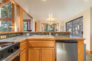 11504 Skislope Way, Truckee, CA 96161 - Photo 15