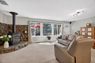 10303 White Fir Rd, Truckee, CA 96161 - Photo 5