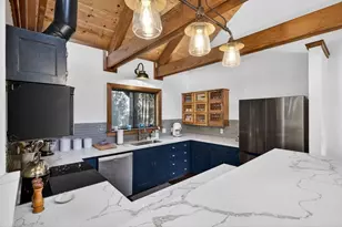 11805 St Bernard Dr, Truckee, CA 96161 - Photo 9