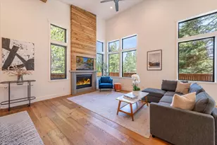 10947 Zermatt Dr, Truckee, CA 96161 - Photo 3