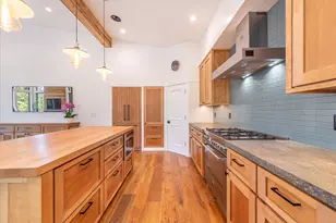 10947 Zermatt Dr, Truckee, CA 96161 - Photo 11